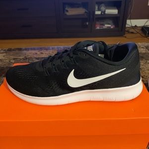 Nike Free Run Womens Running Shoe